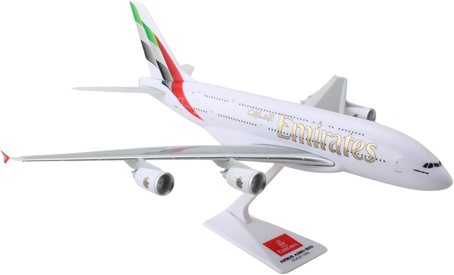 Amazon.com: Skymarks Lite Emirates A380 1/250 Collectible Aircraft