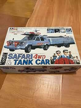 Amazon.co.jp: 西部警察プラモデル サファリ4WD &タンクカー アオシマ