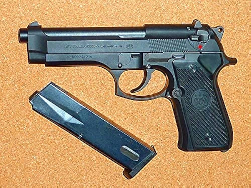 Amazon.co.jp: 絶版品 MGC BERETTA ベレッタ M92F ガスガン R4815 : ホビー