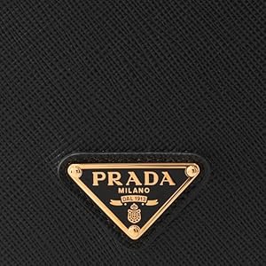 Amazon.co.jp: [Prada] プラダ iPhone 14 Proケース サフィアーノ