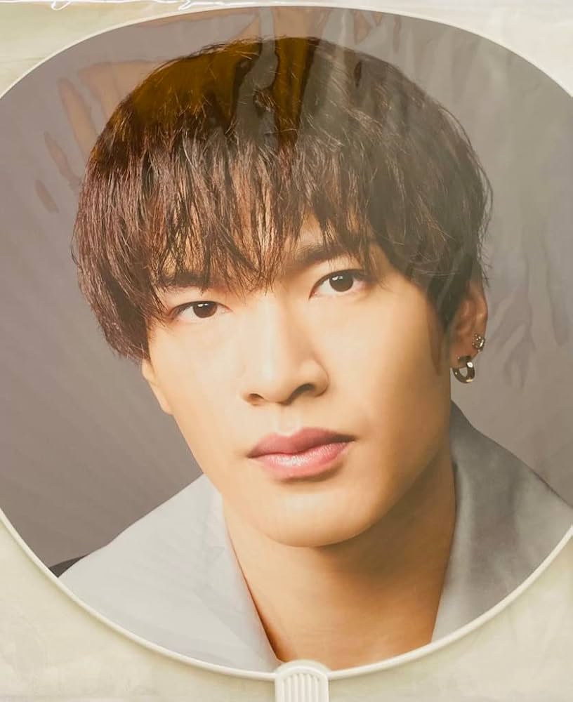 Amazon.co.jp: Snow Man 【 ジャンボうちわ （ 深澤辰哉 ） 】 1st