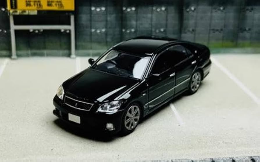 Amazon | zoom 1/64 トヨタ クラウン Athlete GRS184 黒 | ミニカー