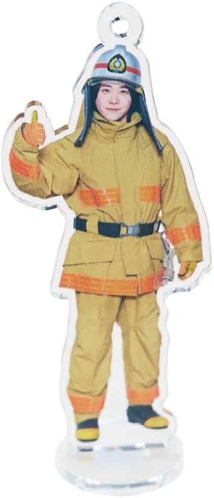 Amazon.co.jp: 大森元貴 アクリルスタンド ライラック 消防士もとき