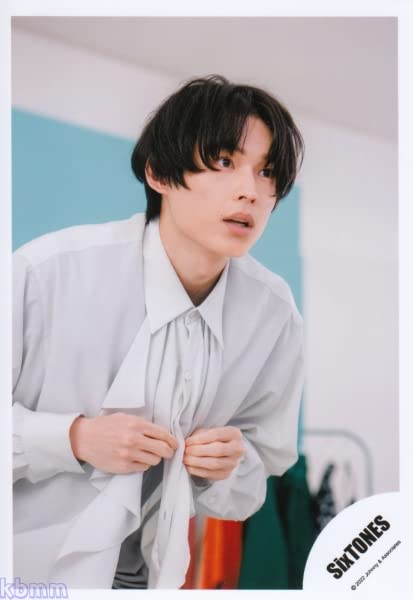 Amazon.co.jp: Six TONES 公式 生 写真（松村北斗）ST00705 : おもちゃ