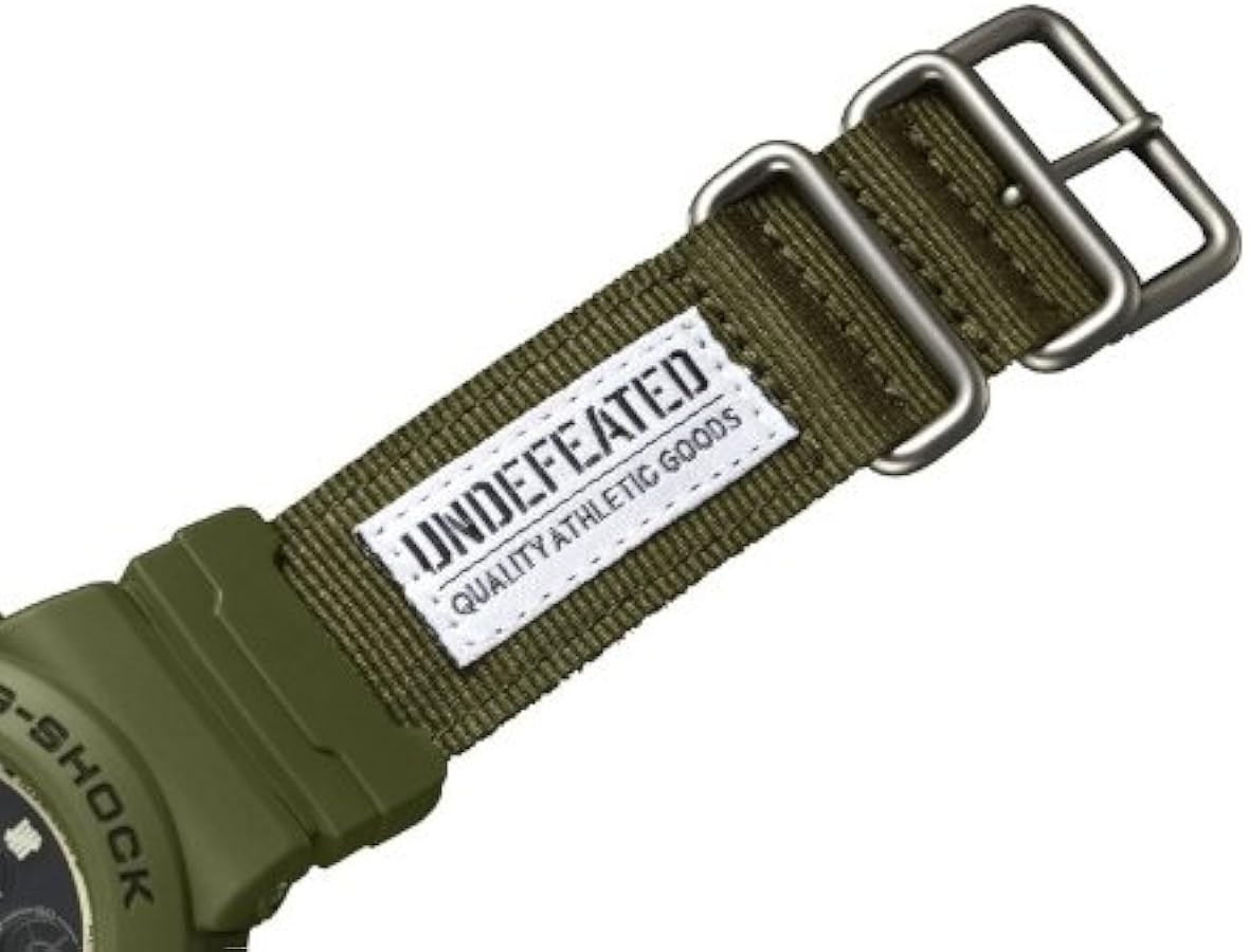 Amazon.co.jp: [カシオ] 腕時計 ジーショック 30周年記念 UNDEFEATED