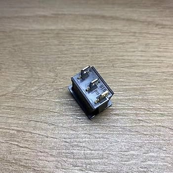 Amazon.co.jp: SMZ 照明付きロッカースイッチ RS-601 LECI 3ピン 2