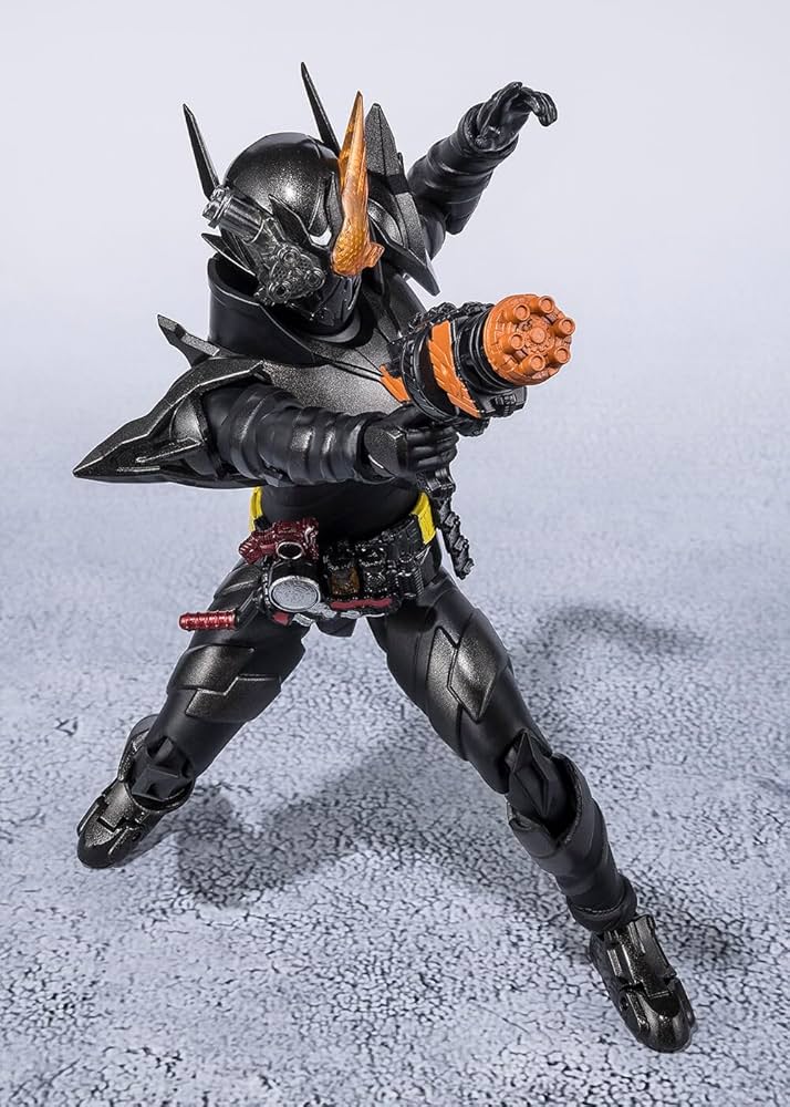 Amazon.co.jp: S.H.Figuarts 仮面ライダービルド ラビットタンク