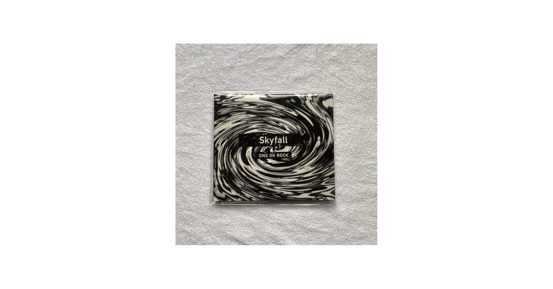 Amazon.co.jp: ONE OK ROCK ワンオク Skyfall 会場限定盤 CD : ホビー