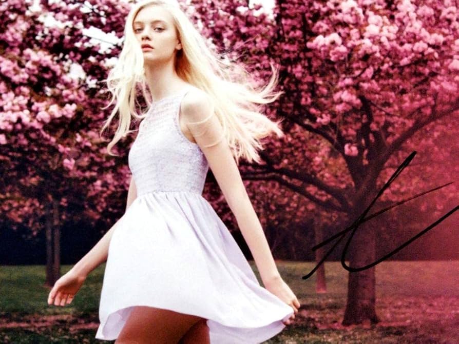 Amazon.co.jp: ナスティアクサキナ直筆サイン入り2Lサイズ写真ロシア美