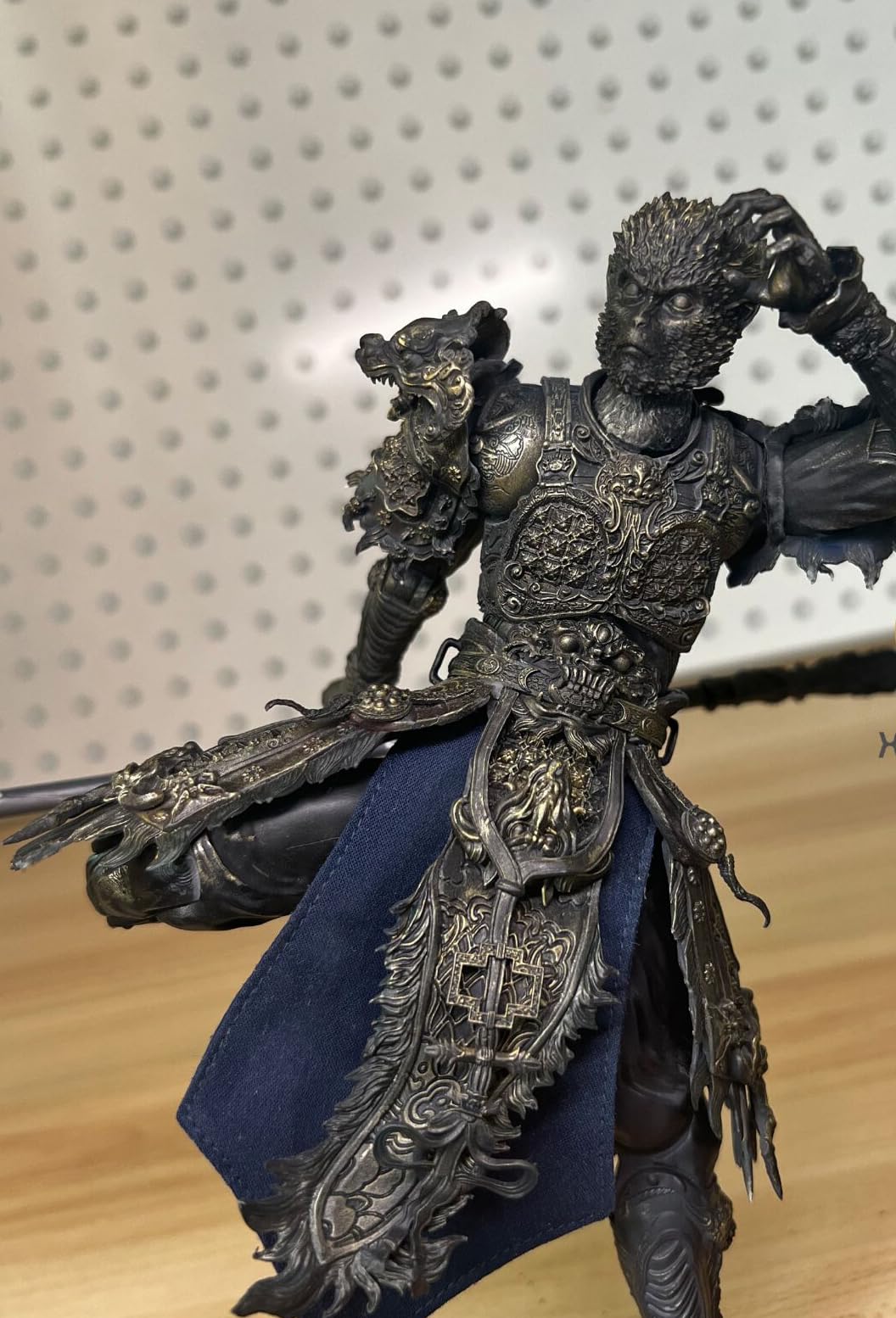 Amazon.co.jp: XINGZHE 1/12 悟空 齊天大聖 可動 フィギュア 完成品 黒