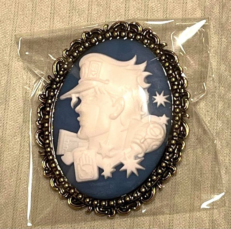 Amazon.co.jp: 空条承太郎 ブローチ カメオ ジョジョ展 ジョジョ