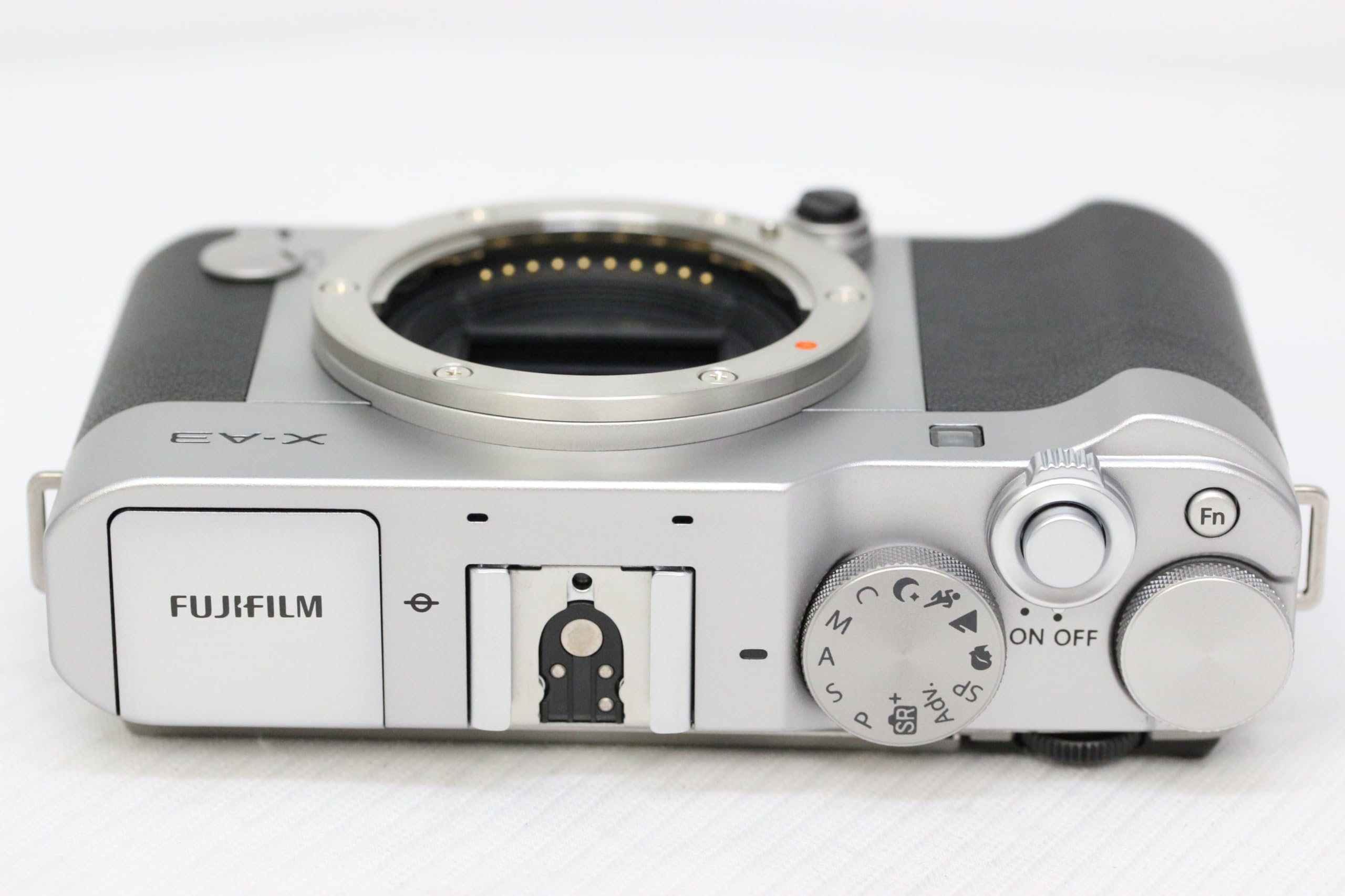 Amazon | 富士フイルム ミラーレス一眼カメラ X-A3本体のみ (シルバー