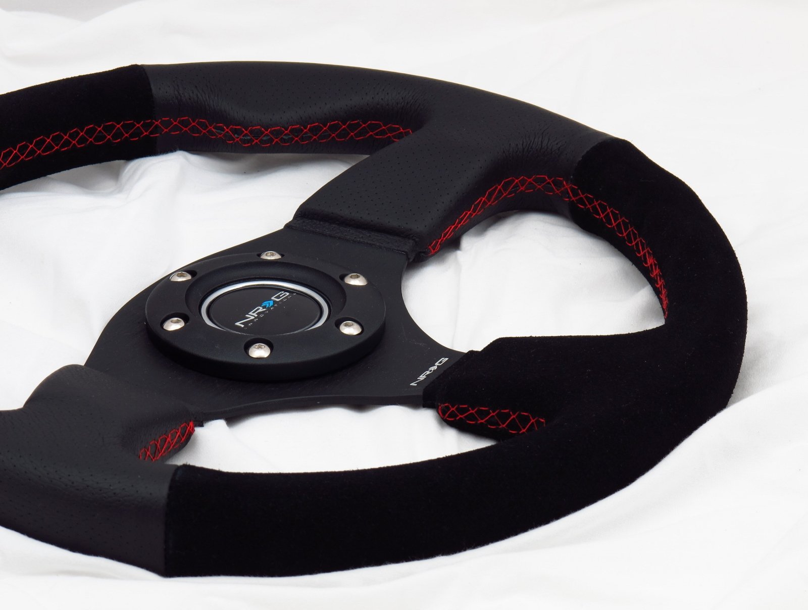 グッドガン スエード ステアリングホイール 320mm グッドガン スエード