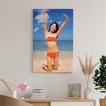 Amazon.co.jp: 岡田奈々 女優 歌手若い頃 レトロ 水着2 ポスター 印刷