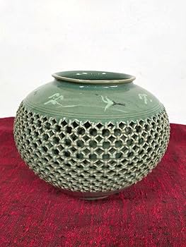 Amazon.co.jp: 青磁 花瓶 秋岩陶芸物 呉吉煥 : ホーム＆キッチン