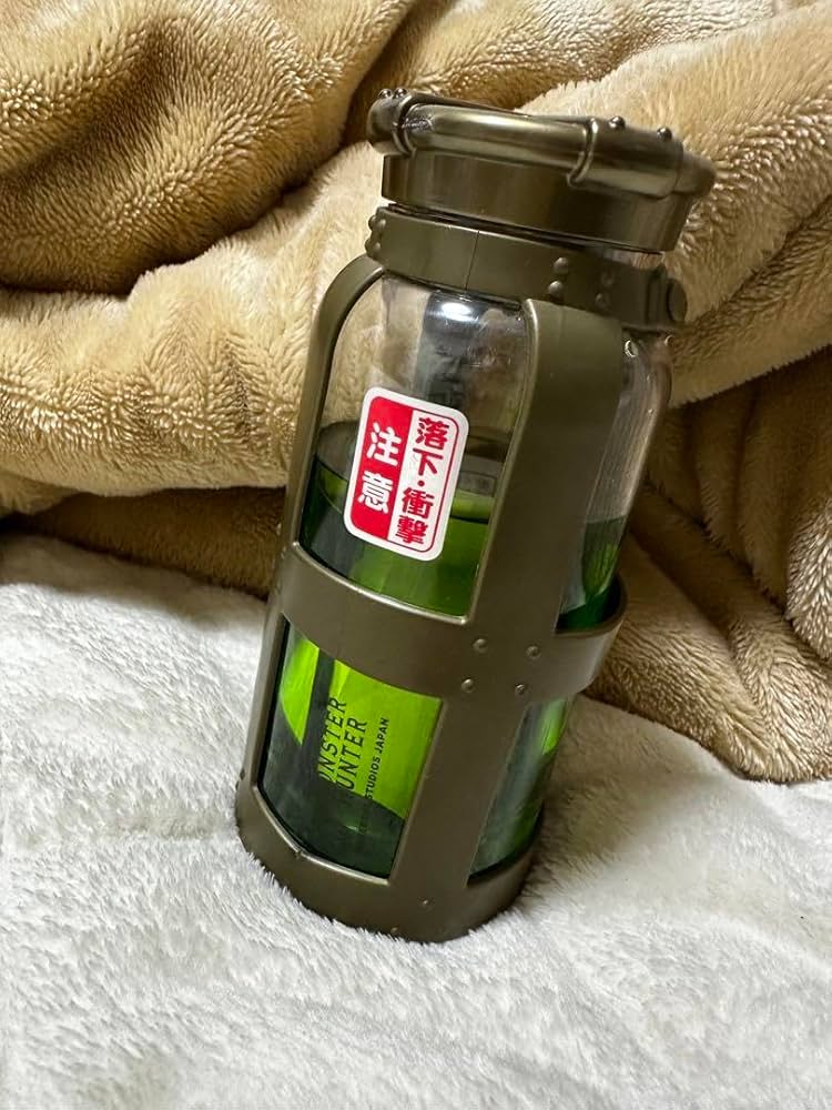 Amazon.co.jp: usj ユニバ モンスターハンター 回復薬ボトル 水筒