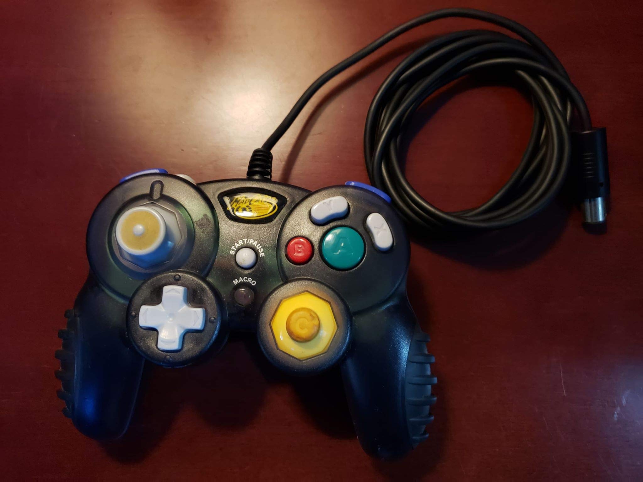 Amazon.com: Madcatz Gamecube Gamepad / Controller (Colors May Vary