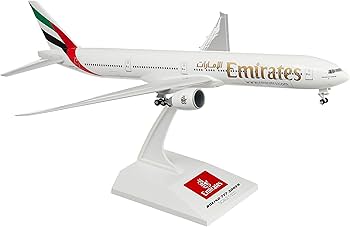 Amazon | SKY MARKS 1/200 777-300ER エミレーツ航空 ギア付 完成品