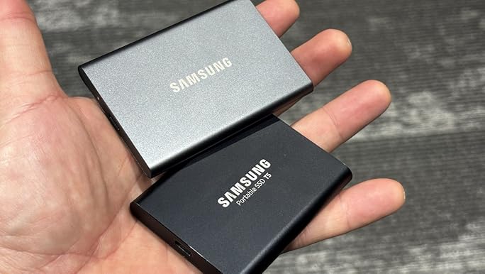 Amazon.com: SAMSUNG T5 Portable SSD 1TB - Up to 540MB/s - USB 3.1
