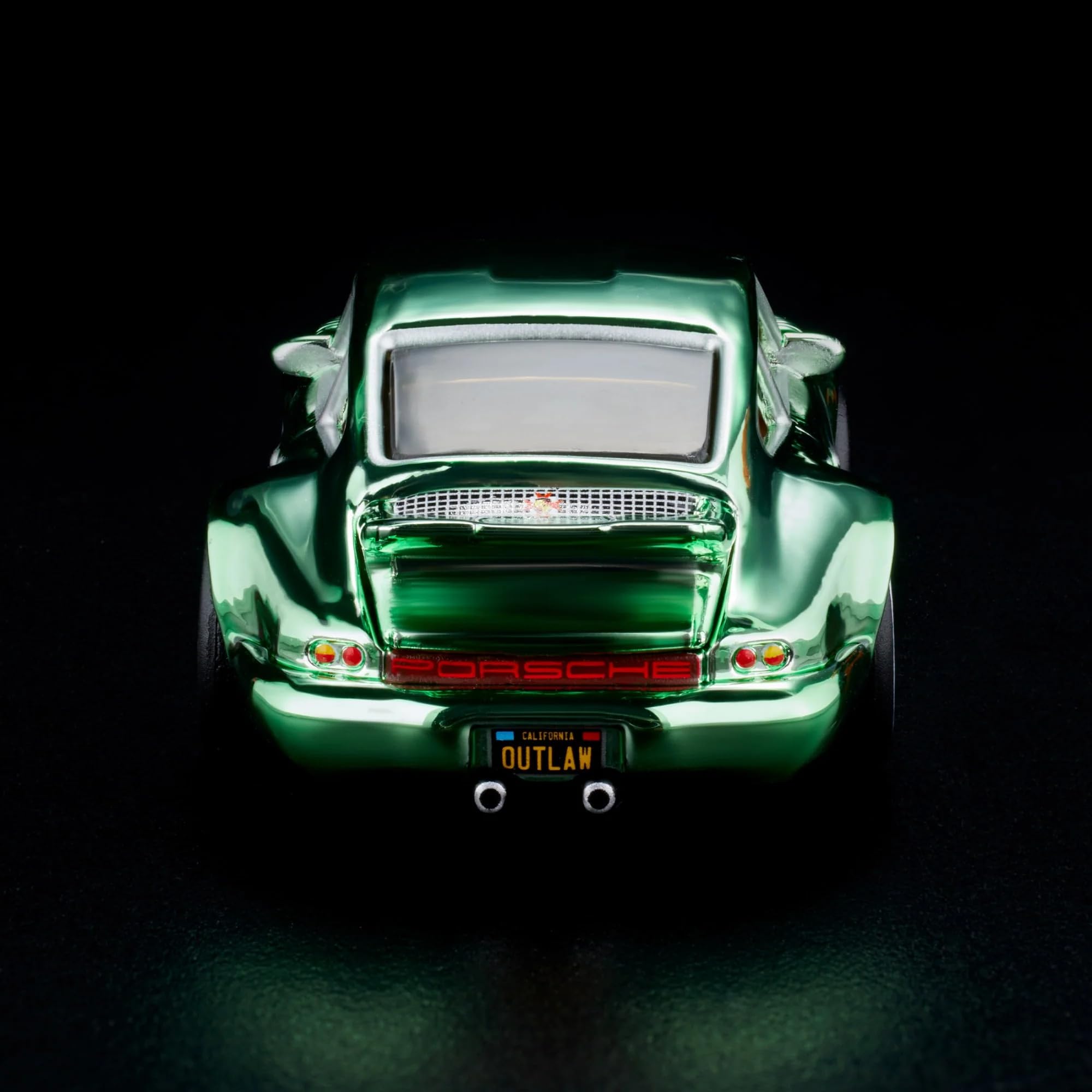 Amazon.com: RLC Exclusive Magnus Walker “Urban Outlaw” Porsche 964