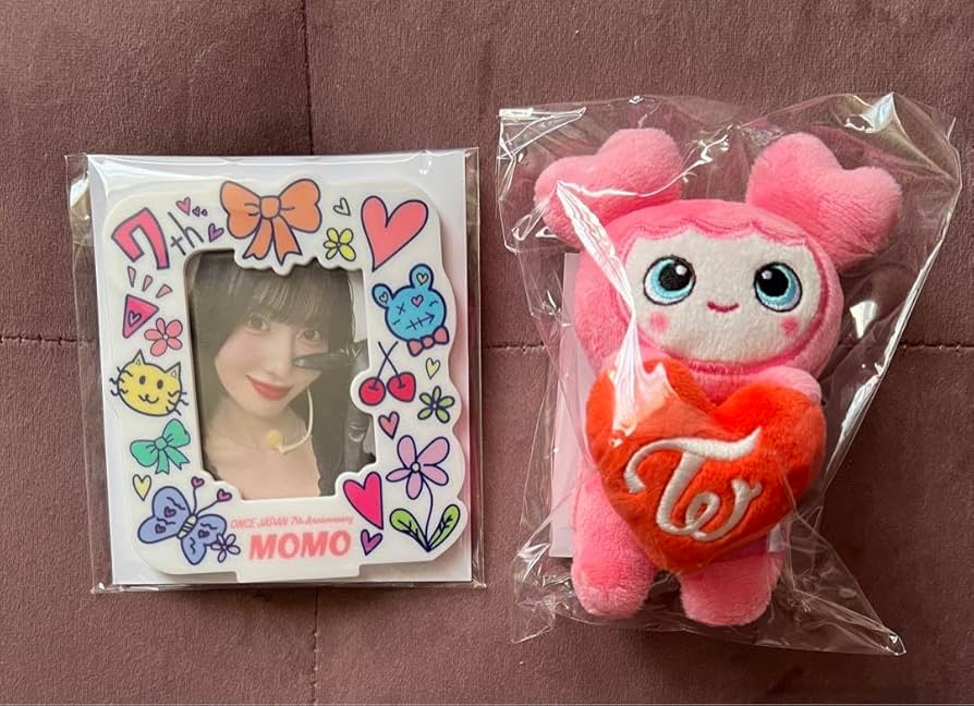 Amazon.co.jp: TWICE ひっかけチャーム フォトカードスタンド モモ