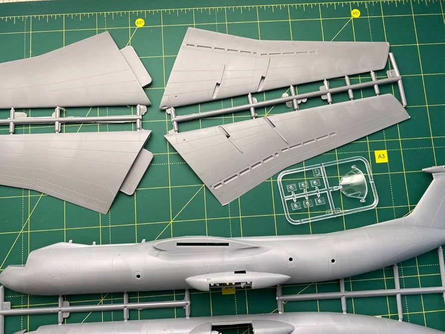 Amazon | New Roden 1/144 Lockheed C-141b Starlifter 325
