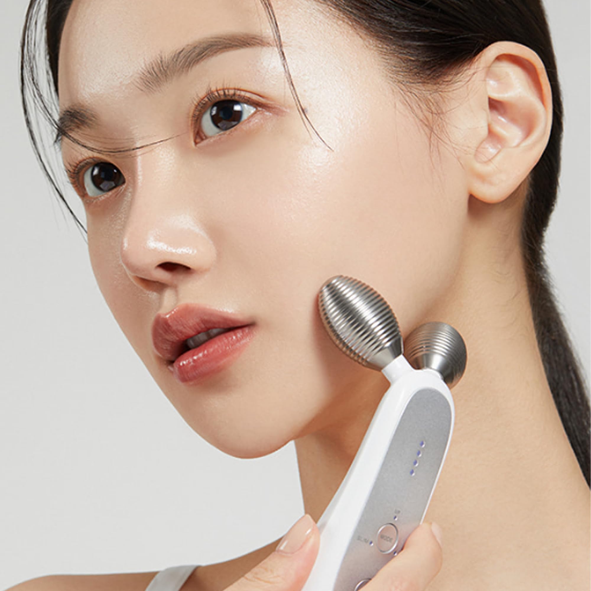 Medicube Age-R Derma Shot Electro Facial Massager - Increased