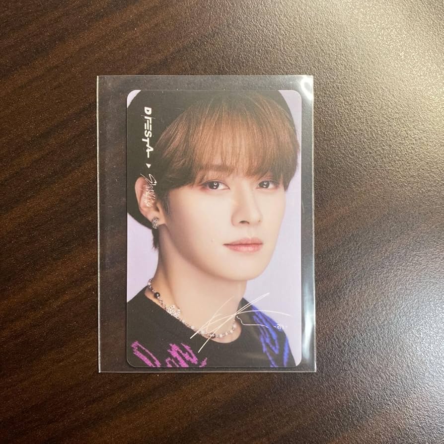 Amazon.co.jp: StrayKids スキズ DFESTA 入場特典 羽田空港 トレカ