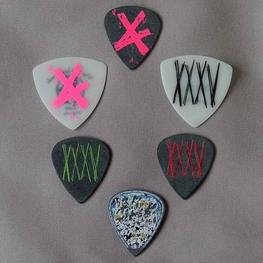 Amazon.co.jp: ONE OK ROCK ワンオクロック TORU ギターピック : 楽器