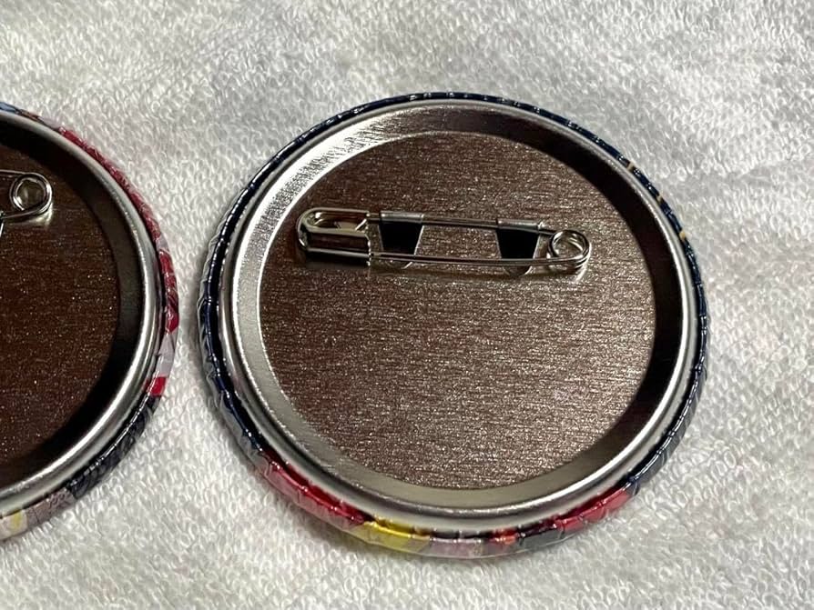 Amazon.co.jp: 銀魂 桂小太郎 京都限定 ブルルン 映画村 缶バッジ 花魁