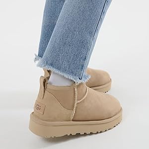 Amazon.co.jp: [アグ] CLASSIC ULTRA MINI ムートンブーツ 1116109