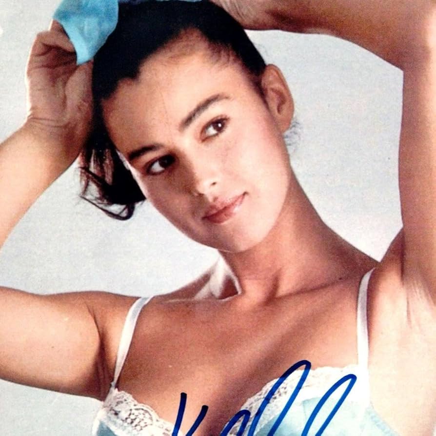 Amazon.co.jp: モニカ・ベルッチ直筆サイン入り大型写真…Monica