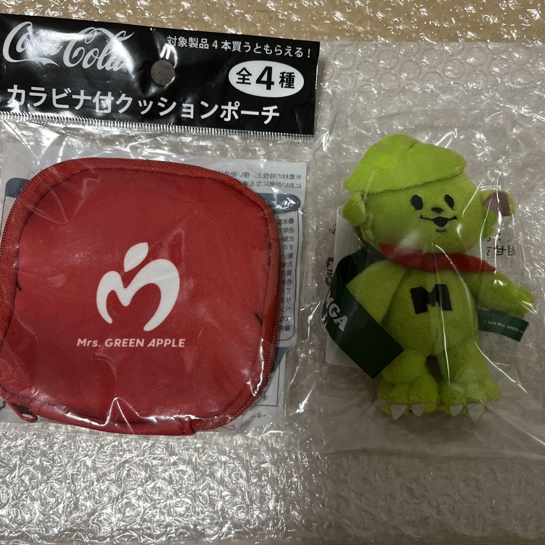 Amazon.co.jp: めめる メメル キーホルダー ミセス P : ファッション