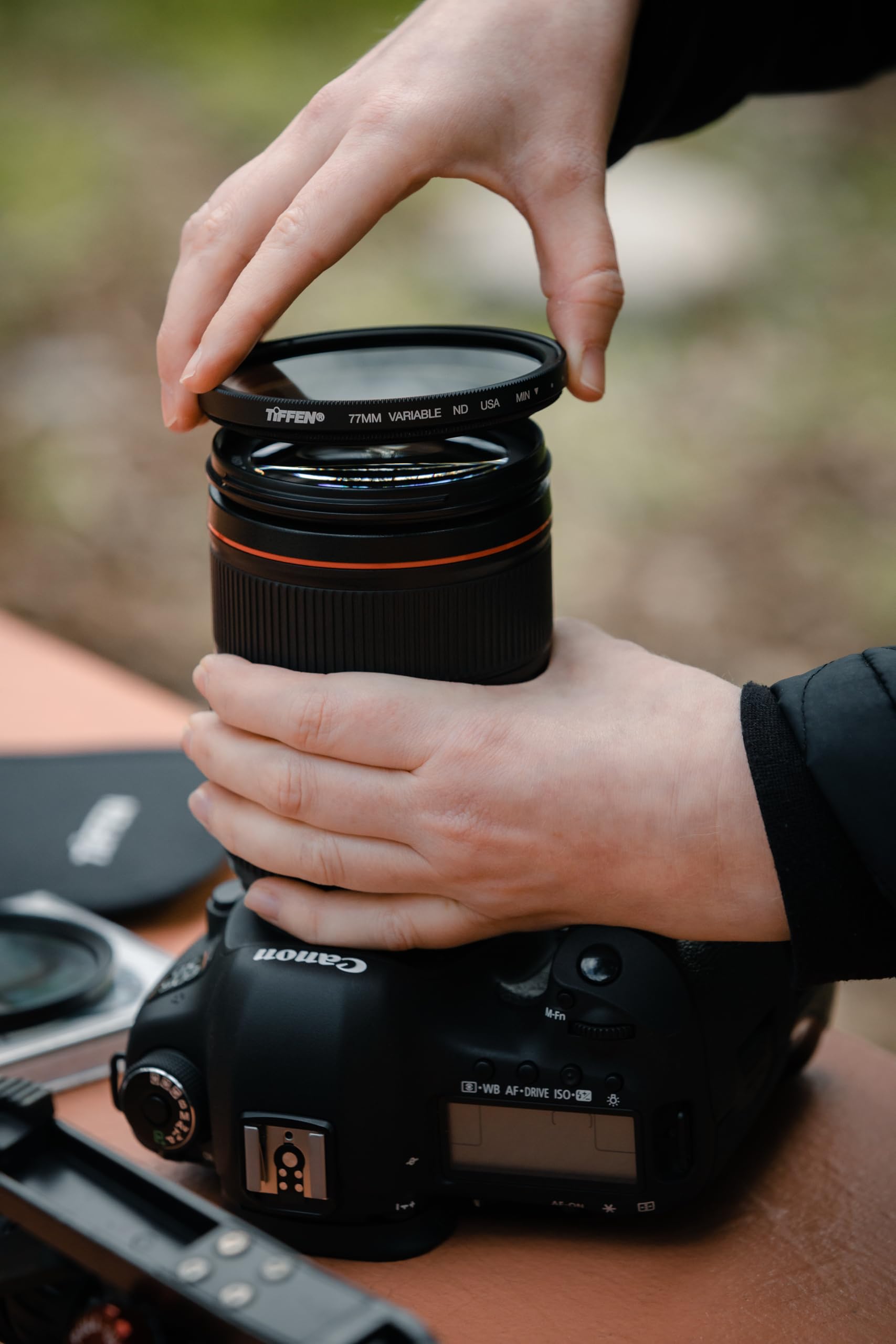 Amazon.com : Tiffen 82VND 82mm Variable Neutral Density Camera