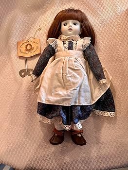 Amazon.co.jp: Sankyo Shoji Bisque Doll with Music Box : Toys & Games