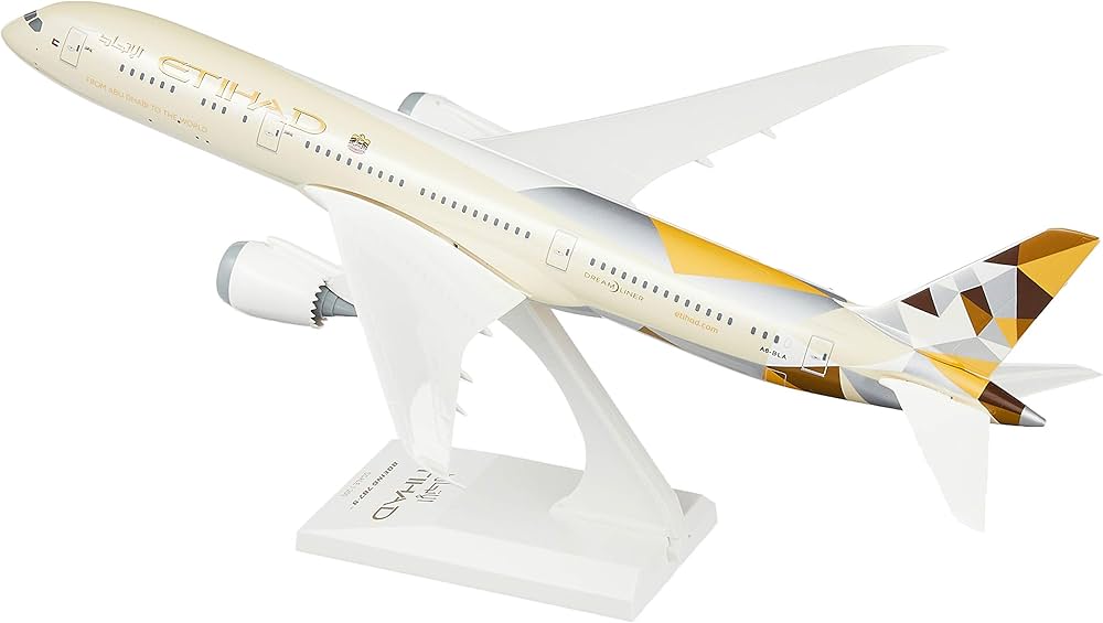 Daron Skymarks Etihad 787-9 Airplane Model (1/200 Scale) : Amazon