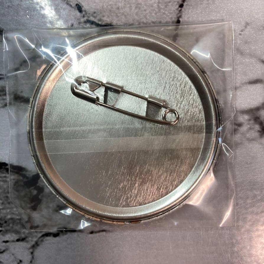 Amazon | ハイキュー いただきます缶バッジ 二口堅治 | バッジ | おもちゃ