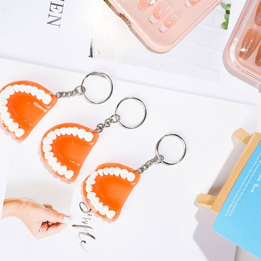 Amazon.co.jp: ZIIVARD 8ピース 歯 樹脂キーホルダー おもしろ 模造