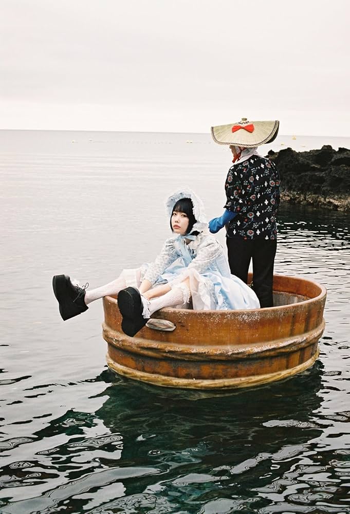 Amazon.co.jp: あの写真集 あの在処 : あの, 川島 小鳥: Japanese Books