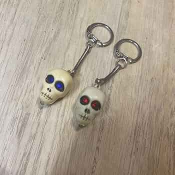 Amazon.co.jp: 昭和レトロ ドクロ ライト キーホルダー/当時物 駄玩具