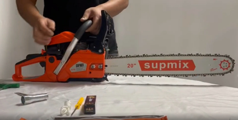 Amazon.com : SUPMIXTOOLS 62cc Gas Chainsaw 20 Inch Gas Powered