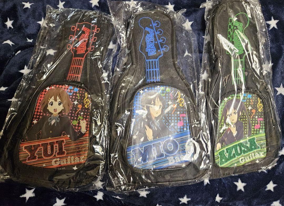 Amazon.co.jp: けいおんギターケース型ミニバッグ平沢唯秋山澪中野梓