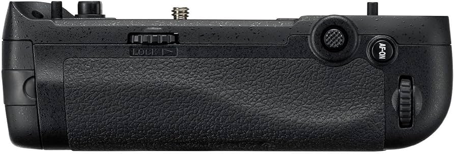 Amazon.com : Nikon MB-D17 Multi Battery Power Pack/Grip for D500