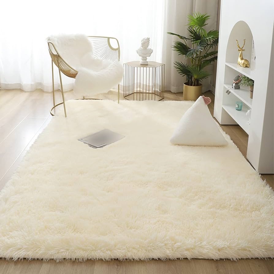 Amazon｜ラグ 長毛 カーペット 姫 姫系 おしゃれ 大判 一人暮らし 部屋
