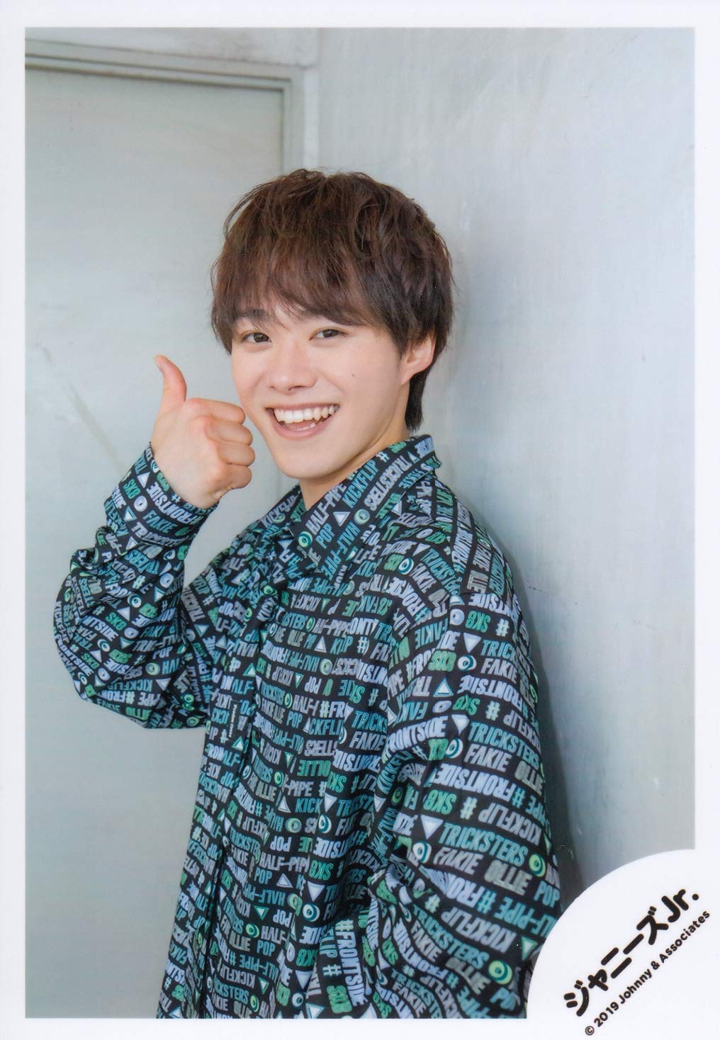 Amazon.co.jp: なにわ男子 公式 生 写真（大橋和也）J00248 : おもちゃ