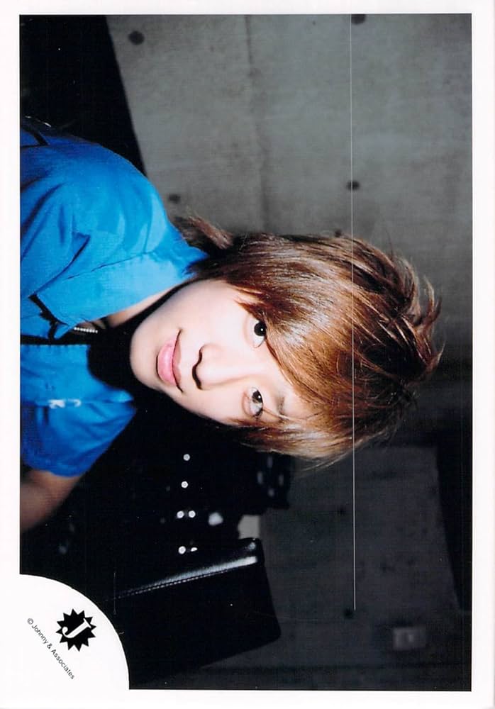 Amazon.co.jp: NEWS 小山慶一郎 【公式写真・スリーブ付き】 d 013