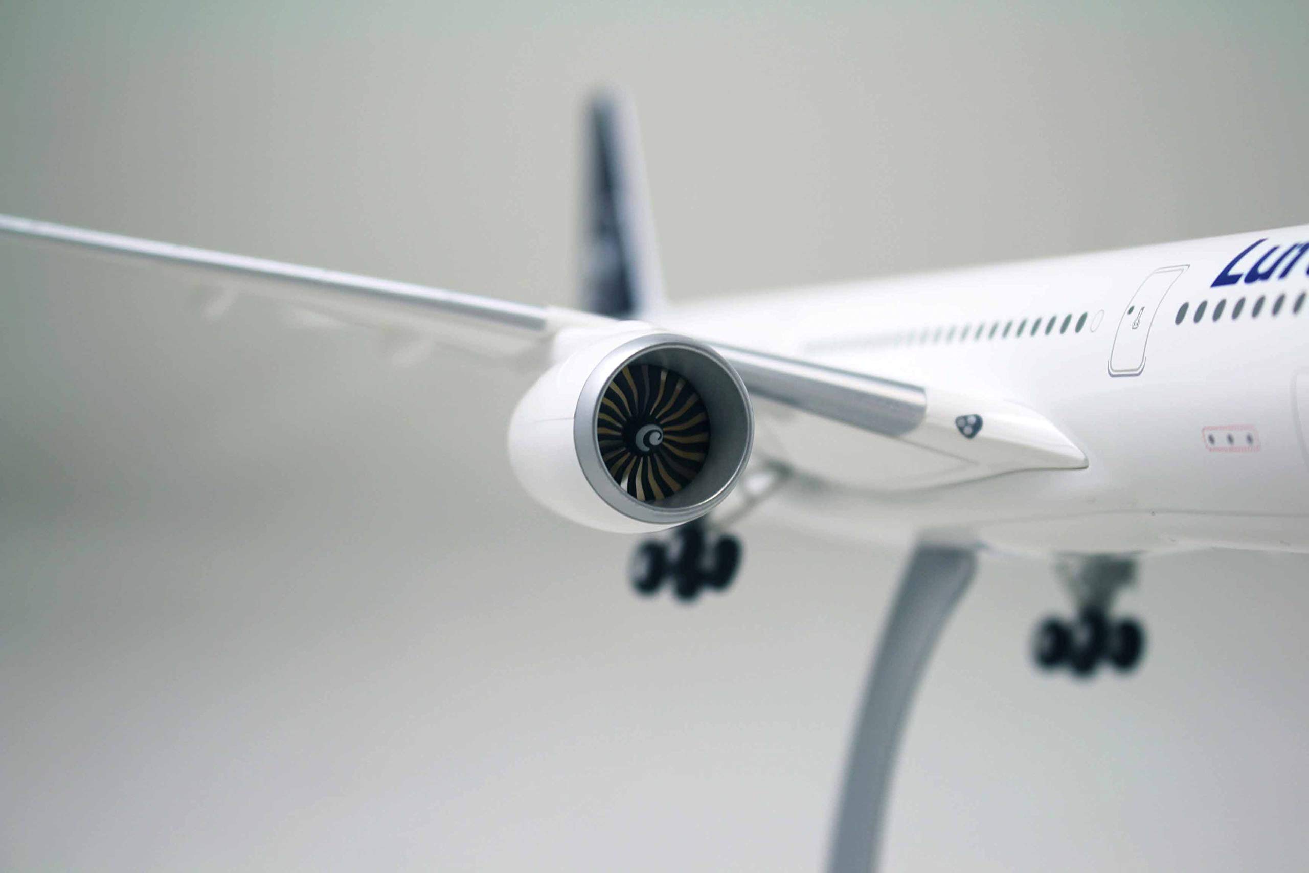 Amazon | ホーガンウイングス 1/200 エアバス A350-900 ルフトハンザ