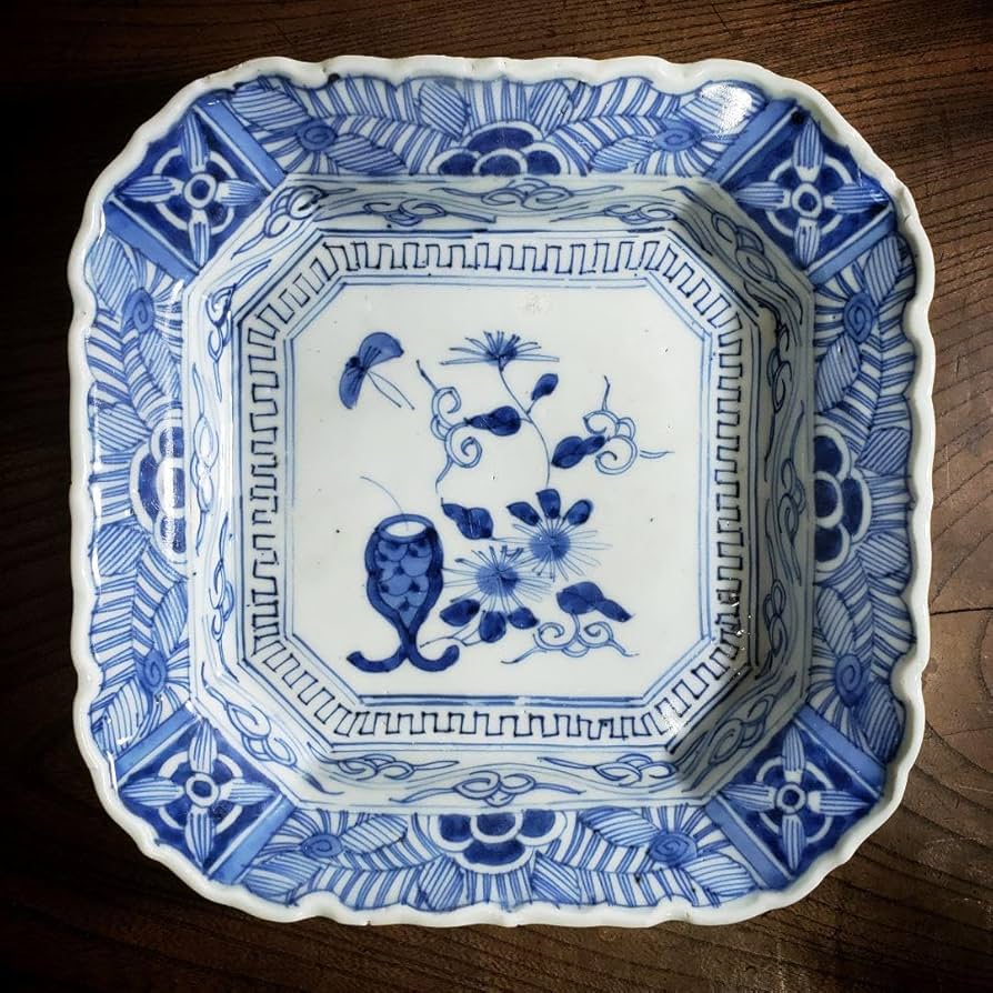 Amazon.co.jp: 八角皿 隅切角皿 古伊万里 線描き 唐草文様 伊万里染付