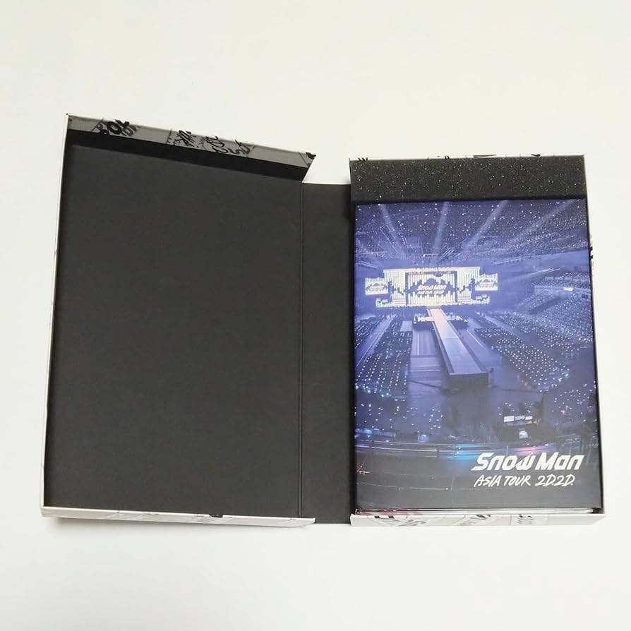 Amazon.co.jp: Snow Man ASIA TOUR 2D.2D. (Blu-ray3枚組)(初回盤Blu