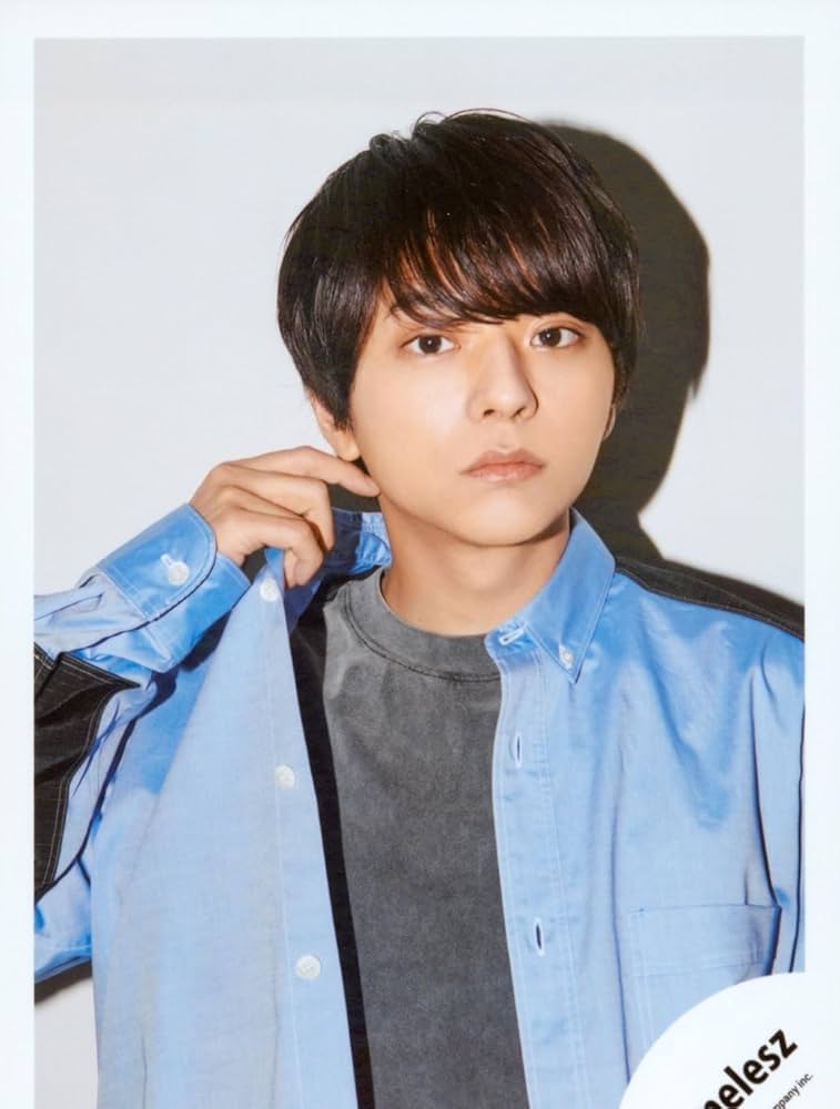 Amazon.co.jp: timelesz 公式 生 写真（佐藤勝利）SE01226 : おもちゃ